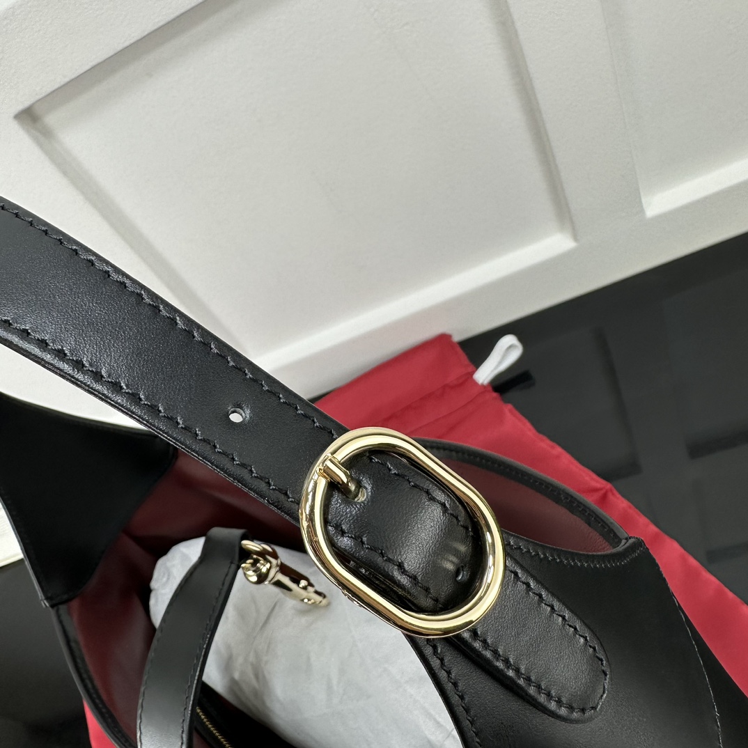 Gucci Hobo Bags